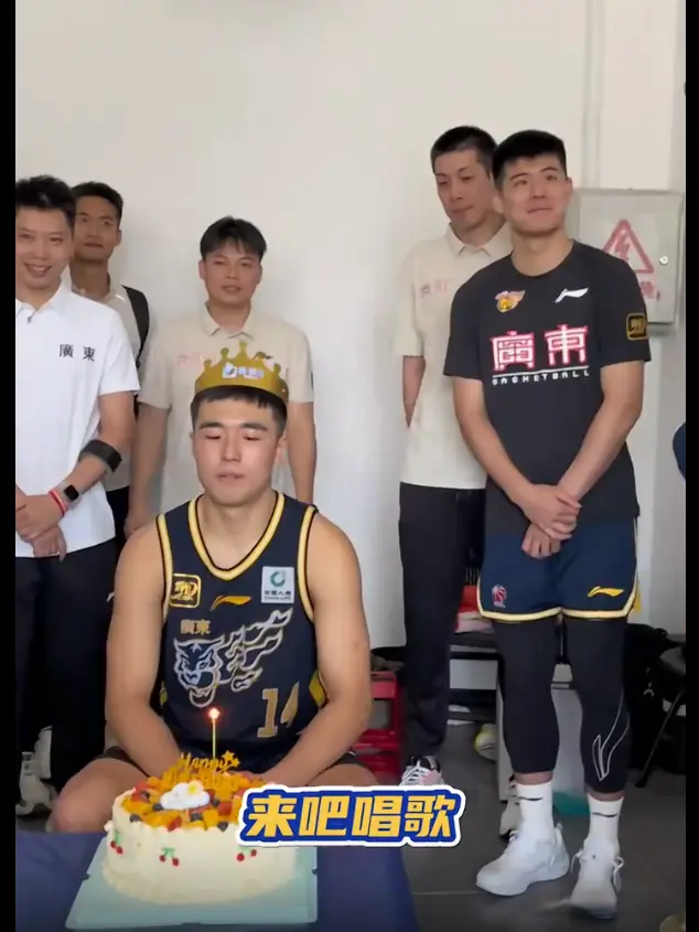 然不一样, 任骏威现身, 迷发现 然不一样, 任骏威现身, 迷发现