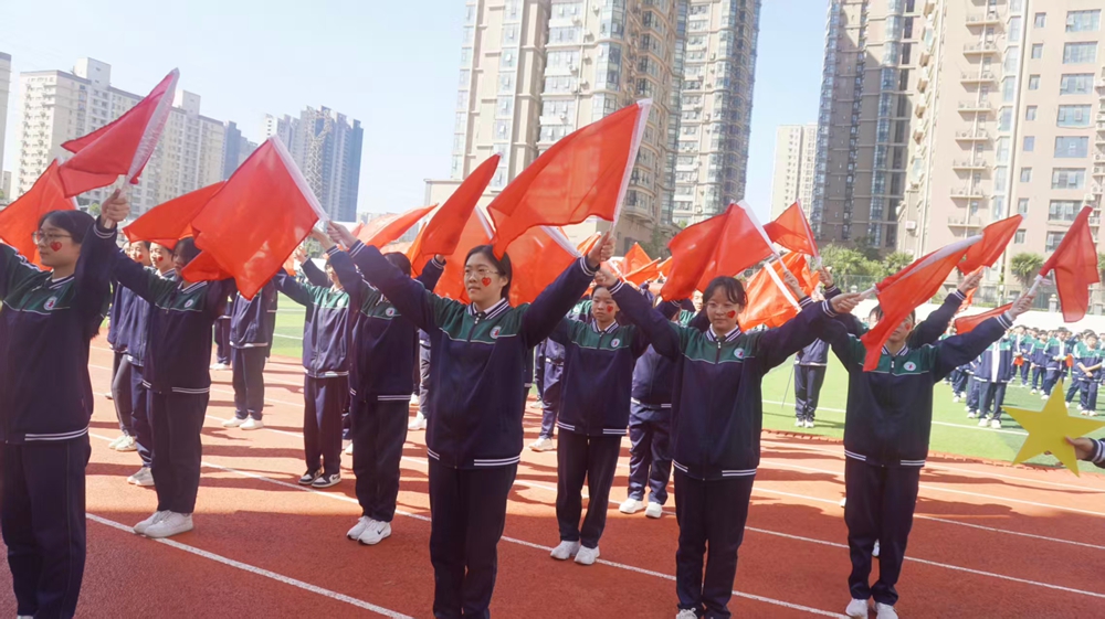 img, 他勉励全体