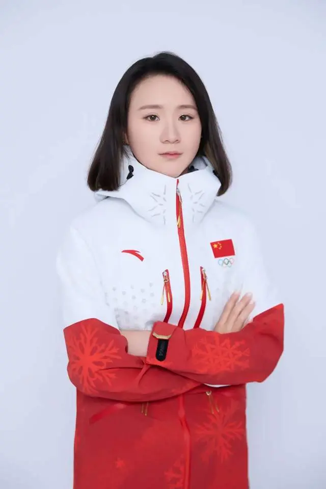 img, 约日曜体育, 会首金得主